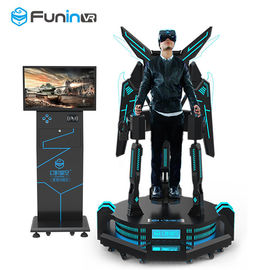 Position enthousiaste vers le haut des tours de simulation de réalité virtuelle de VR Flight Simulator